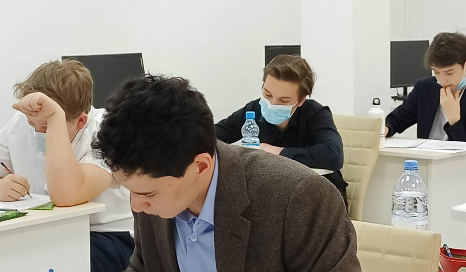 Павлодарские школьники участвуют в Международной Жаутыковской олимпиаде по математике, физике и информатике