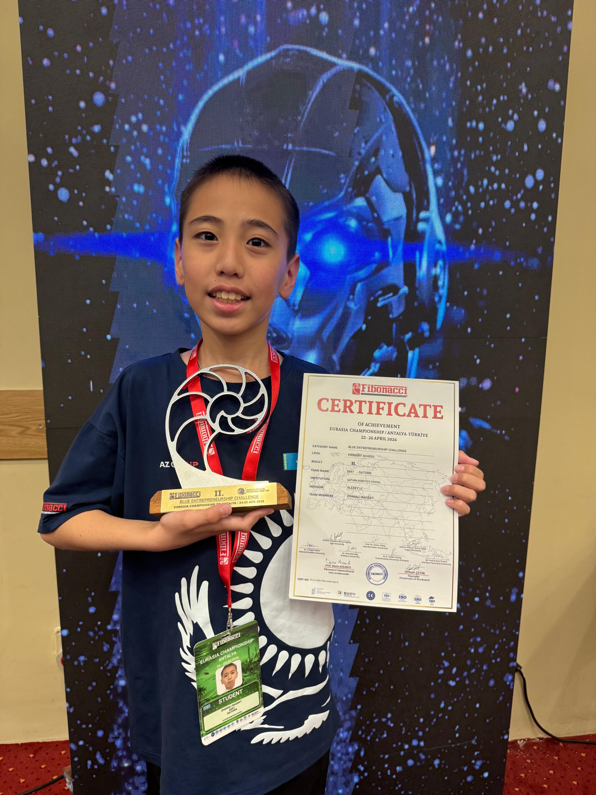 Казахстанский школьник завоевал серебряную медаль на международных соревнованиях по робототехнике в Анталье