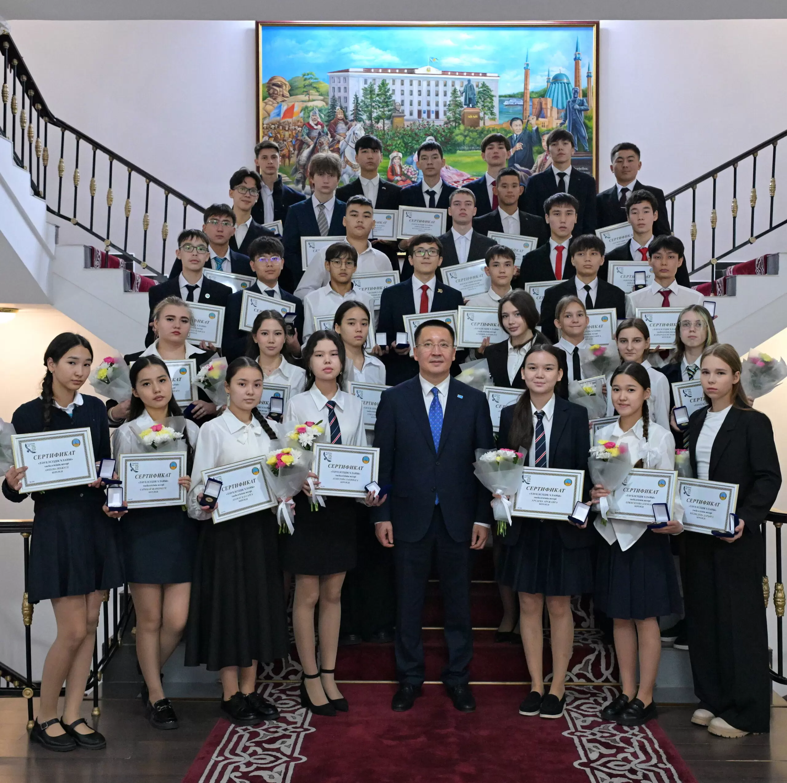Павлодар облысында «Тәуелсіздік ұланы» сыйлығының лауреаттары марапатталды Павлодар облысының 100 дарынды жасына облыс әкімінің сыйлығы тағайындалды